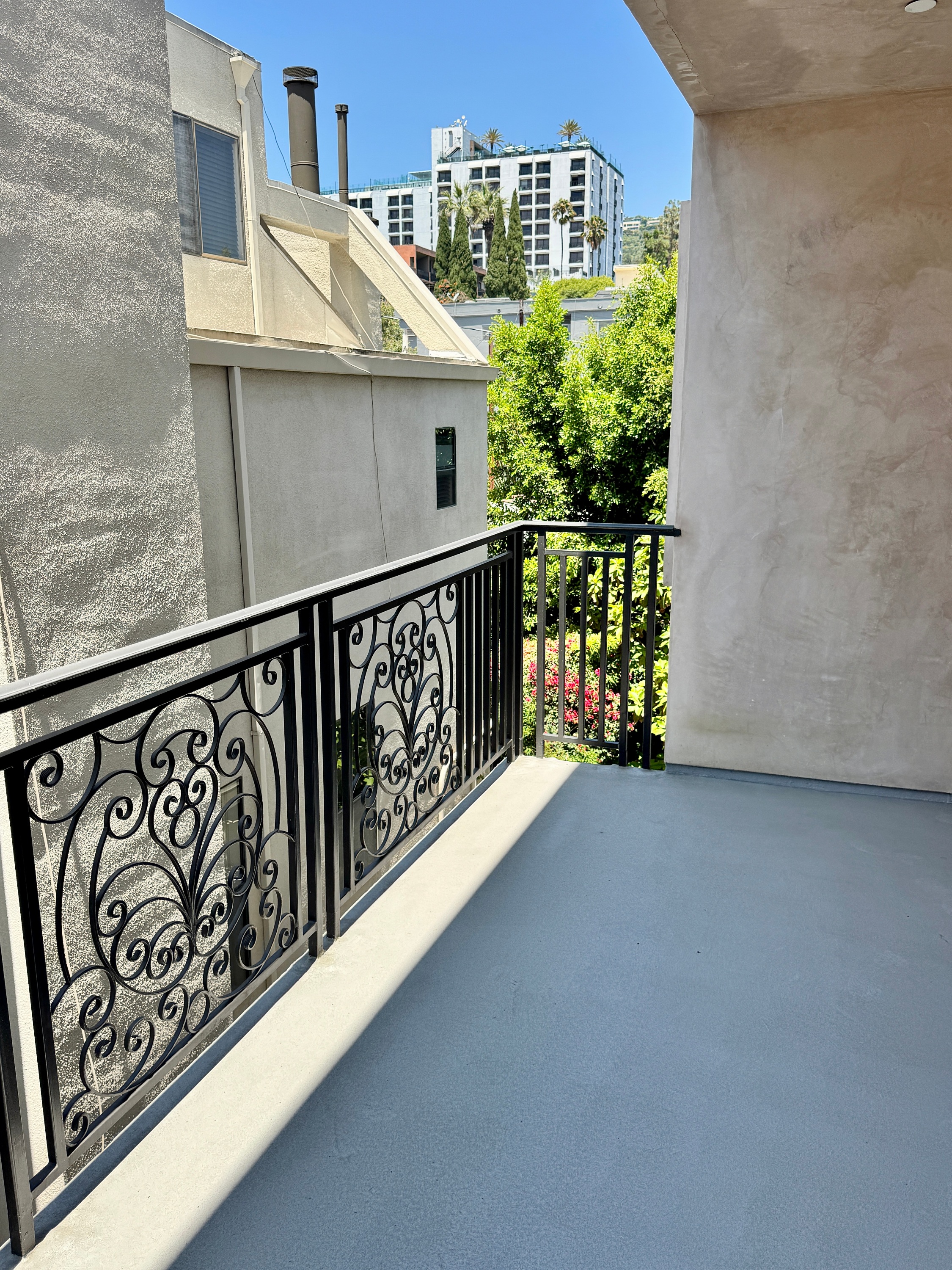3 bedroom apartment with balcony, pet friendly in 8833 Cynthia St, Unit 22 West Hollywood, CA 90069 — photo 18