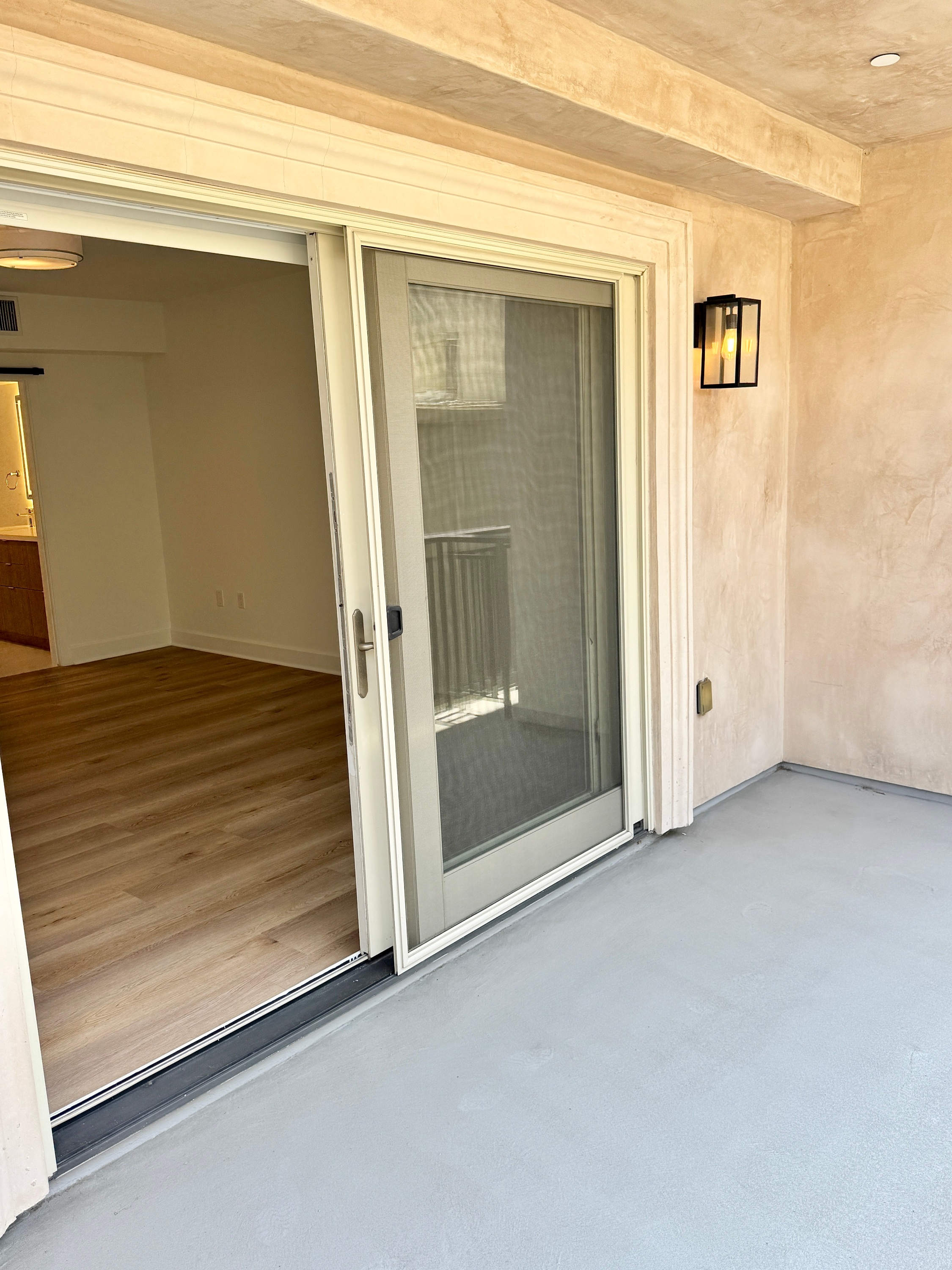 3 bedroom apartment with balcony, pet friendly in 8833 Cynthia St, Unit 22 West Hollywood, CA 90069 — photo 17
