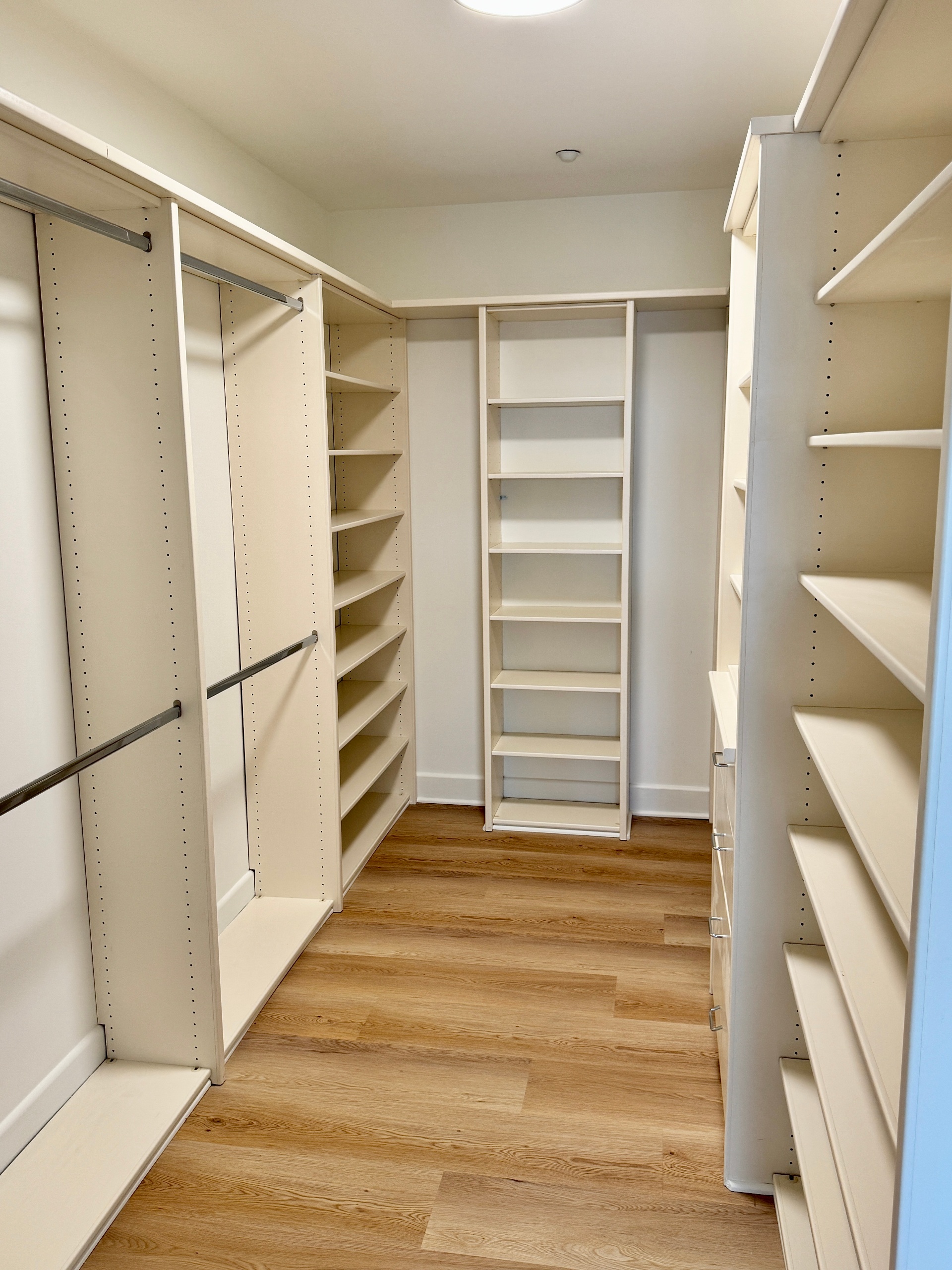 3 bedroom apartment with balcony, pet friendly in 8833 Cynthia St, Unit 22 West Hollywood, CA 90069 — photo 13