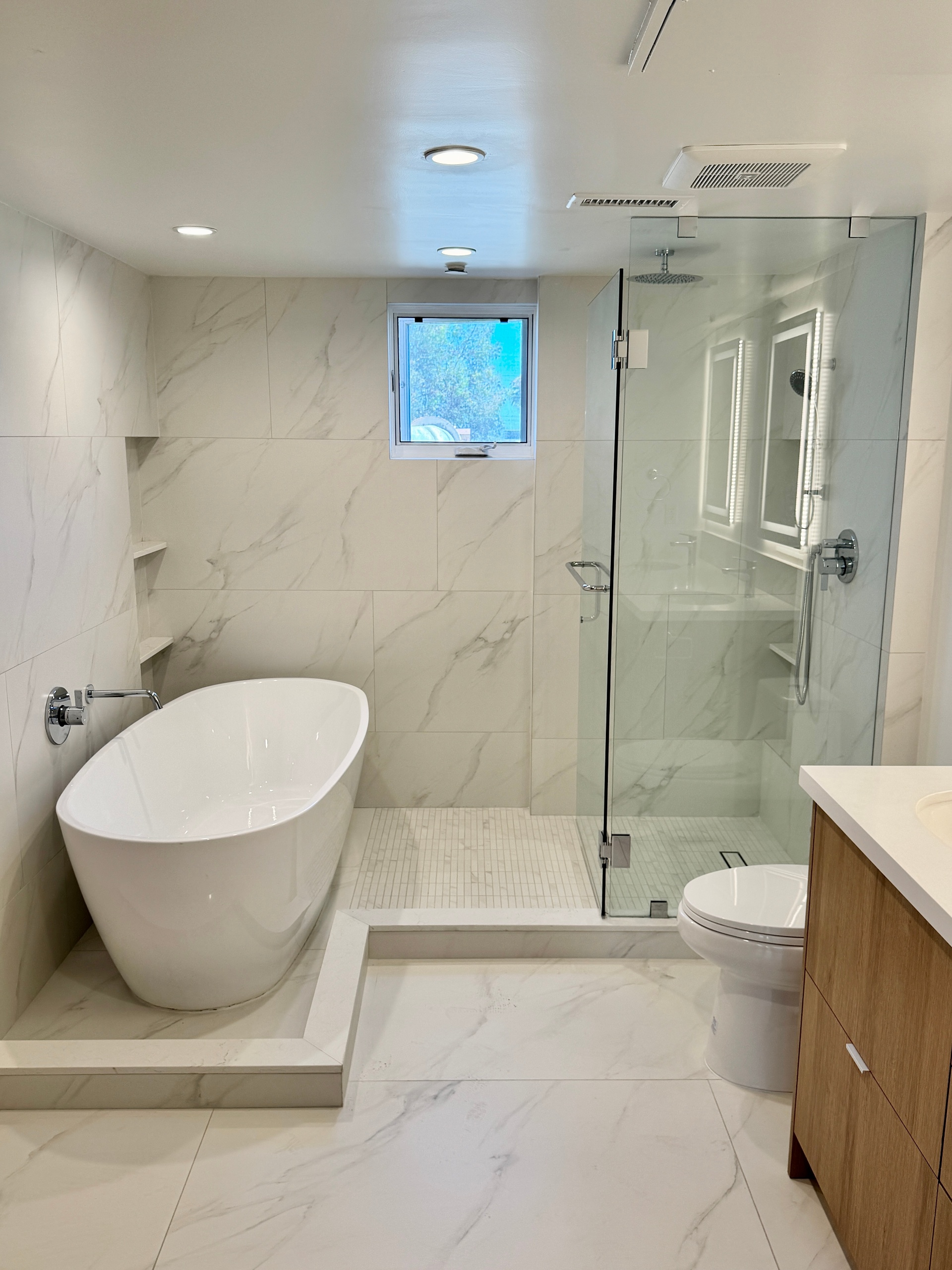 3 bedroom apartment with balcony, pet friendly in 8833 Cynthia St, Unit 22 West Hollywood, CA 90069 — photo 10