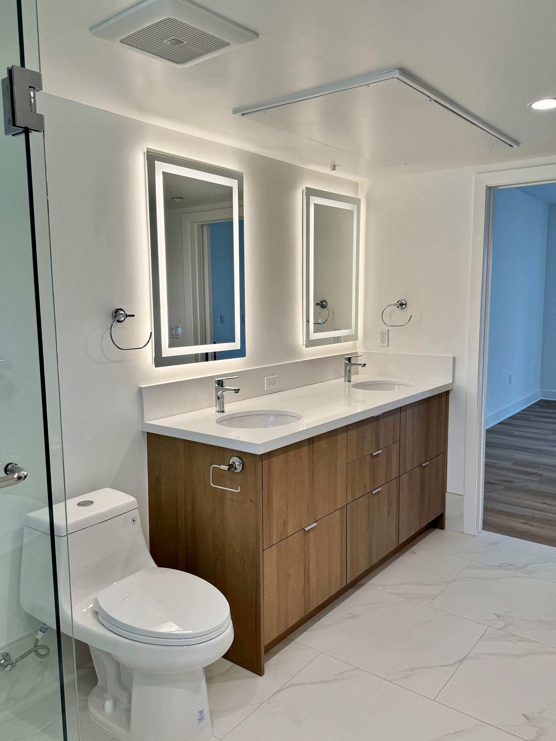 3 bedroom apartment with balcony, pet friendly in 8833 Cynthia St, Unit 22 West Hollywood, CA 90069 — photo 11