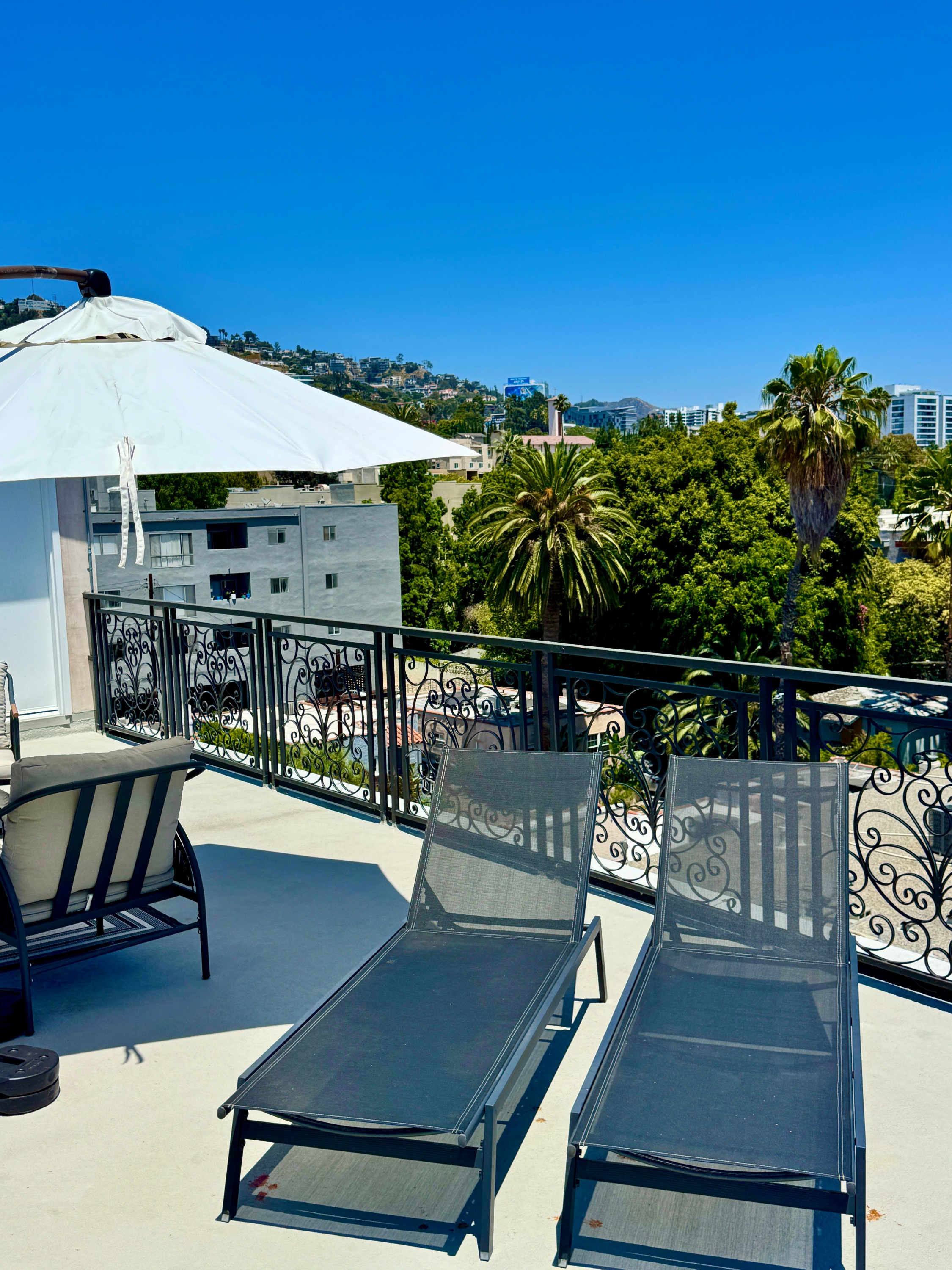 3 bedroom apartment with balcony, pet friendly in 8833 Cynthia St, Unit 22 West Hollywood, CA 90069 — photo 19