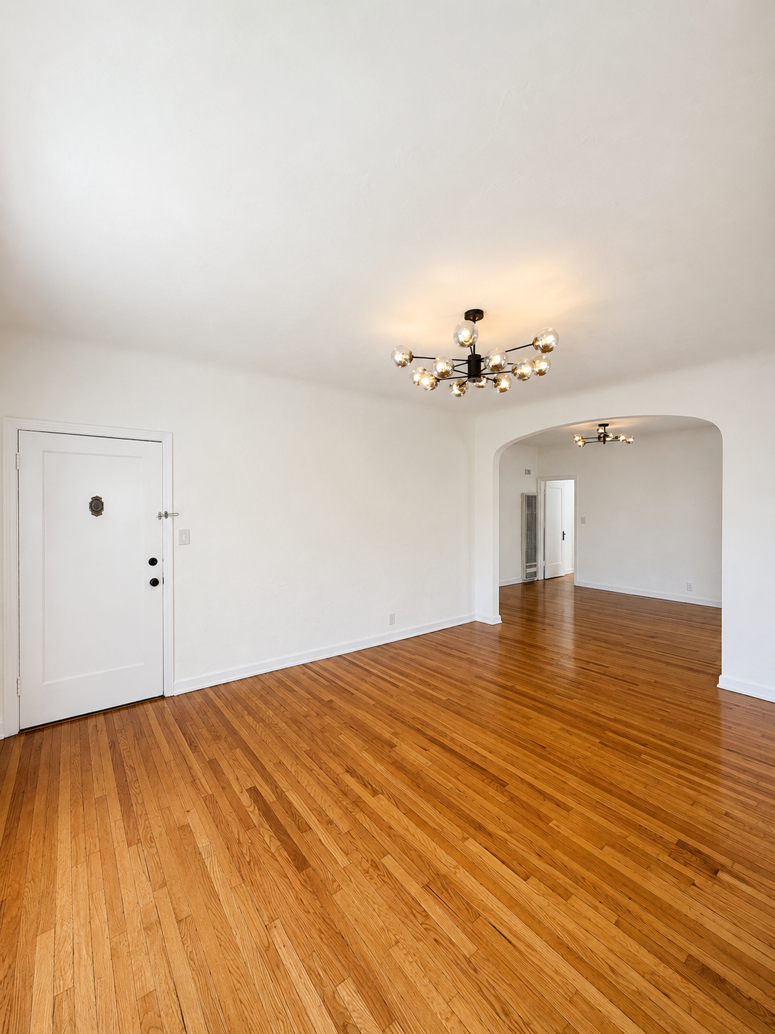 2 bedroom apartment, pet friendly in 323 N Sierra Bonita Ave, Unit 1/2 Los Angeles, CA 90036 — photo 10