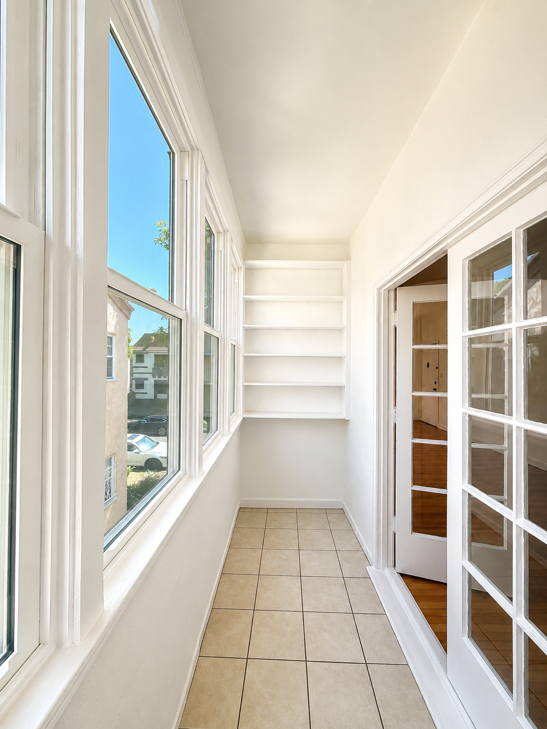 2 bedroom apartment, pet friendly in 323 N Sierra Bonita Ave, Unit 1/2 Los Angeles, CA 90036 — photo 13