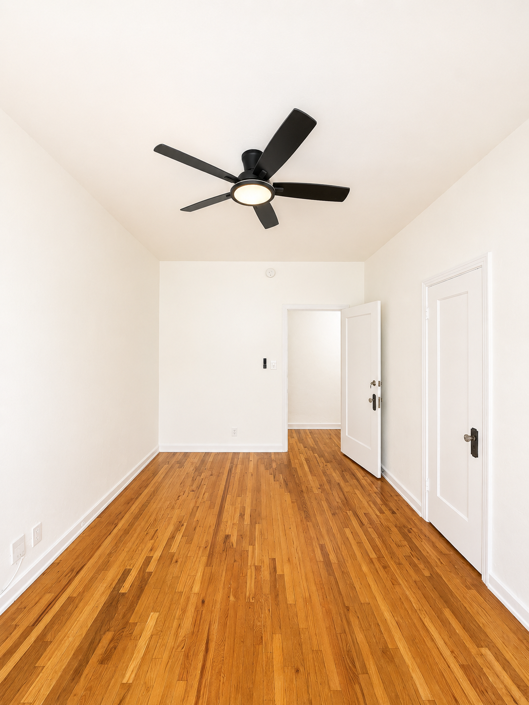 2 bedroom apartment, pet friendly in 323 N Sierra Bonita Ave, Unit 1/2 Los Angeles, CA 90036 — photo 15