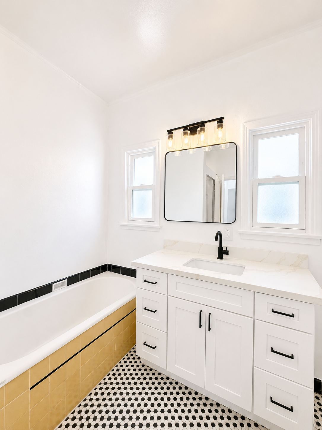2 bedroom apartment, pet friendly in 323 N Sierra Bonita Ave, Unit 1/2 Los Angeles, CA 90036 — photo 8