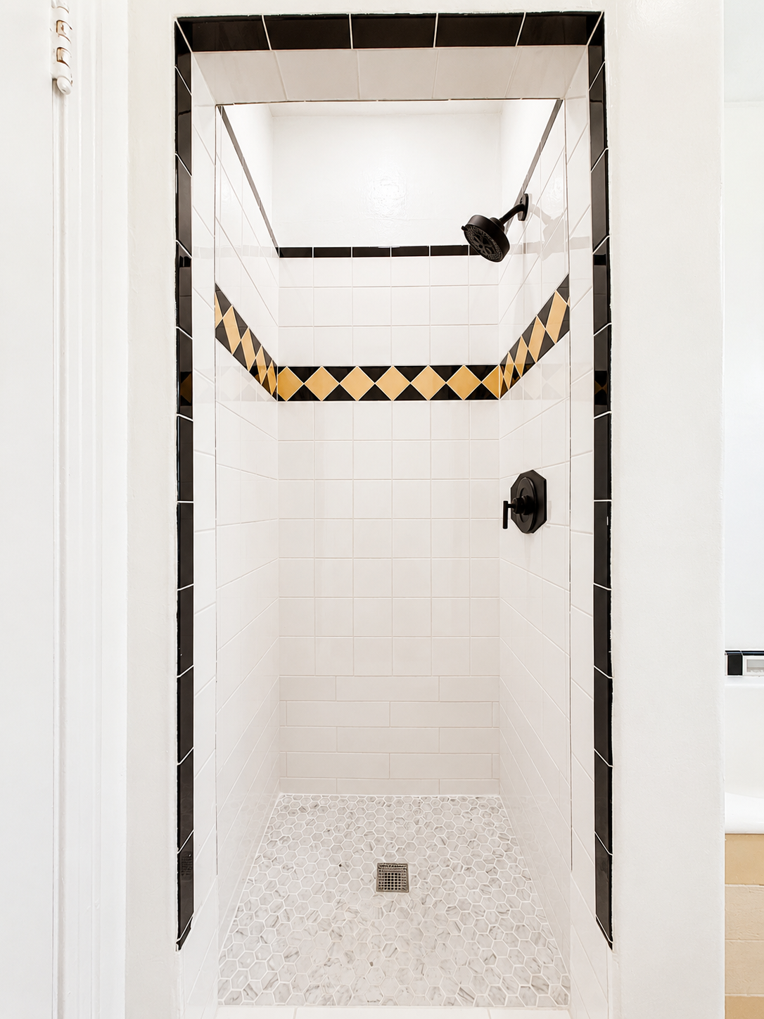 2 bedroom apartment, pet friendly in 323 N Sierra Bonita Ave, Unit 1/2 Los Angeles, CA 90036 — photo 7