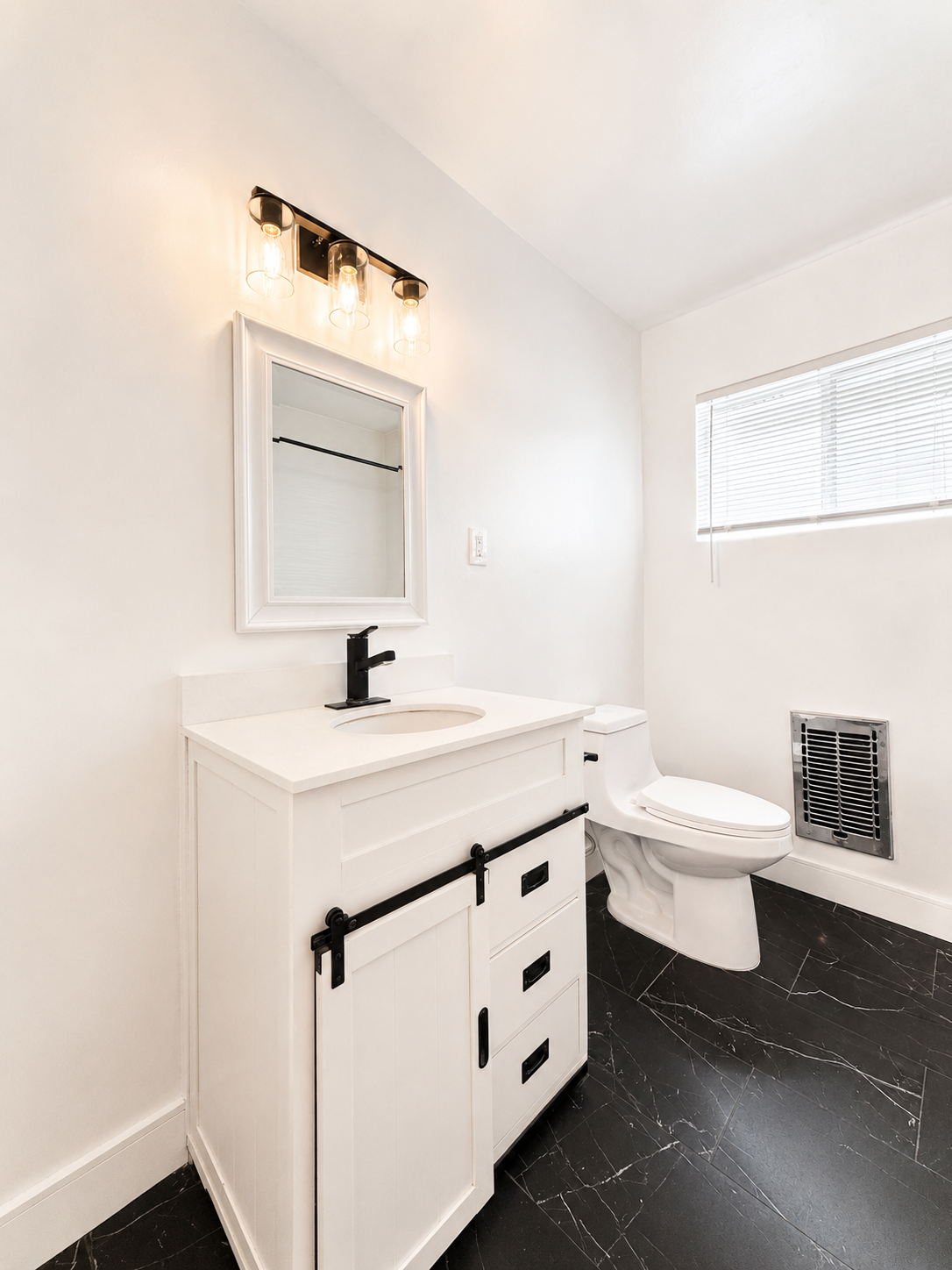 1 bedroom apartment with balcony, pet friendly in 8520 Sherwood Dr, Unit 3 West Hollywood, CA 90069 — photo 7