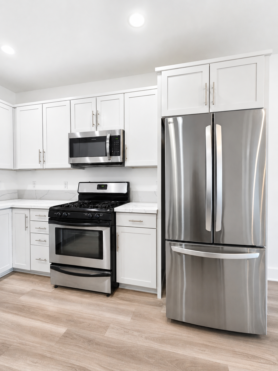 2 bedroom apartment with balcony and pool, pet friendly in 11011 Huston St, Unit 308 Los Angeles, CA 91601 — photo 5