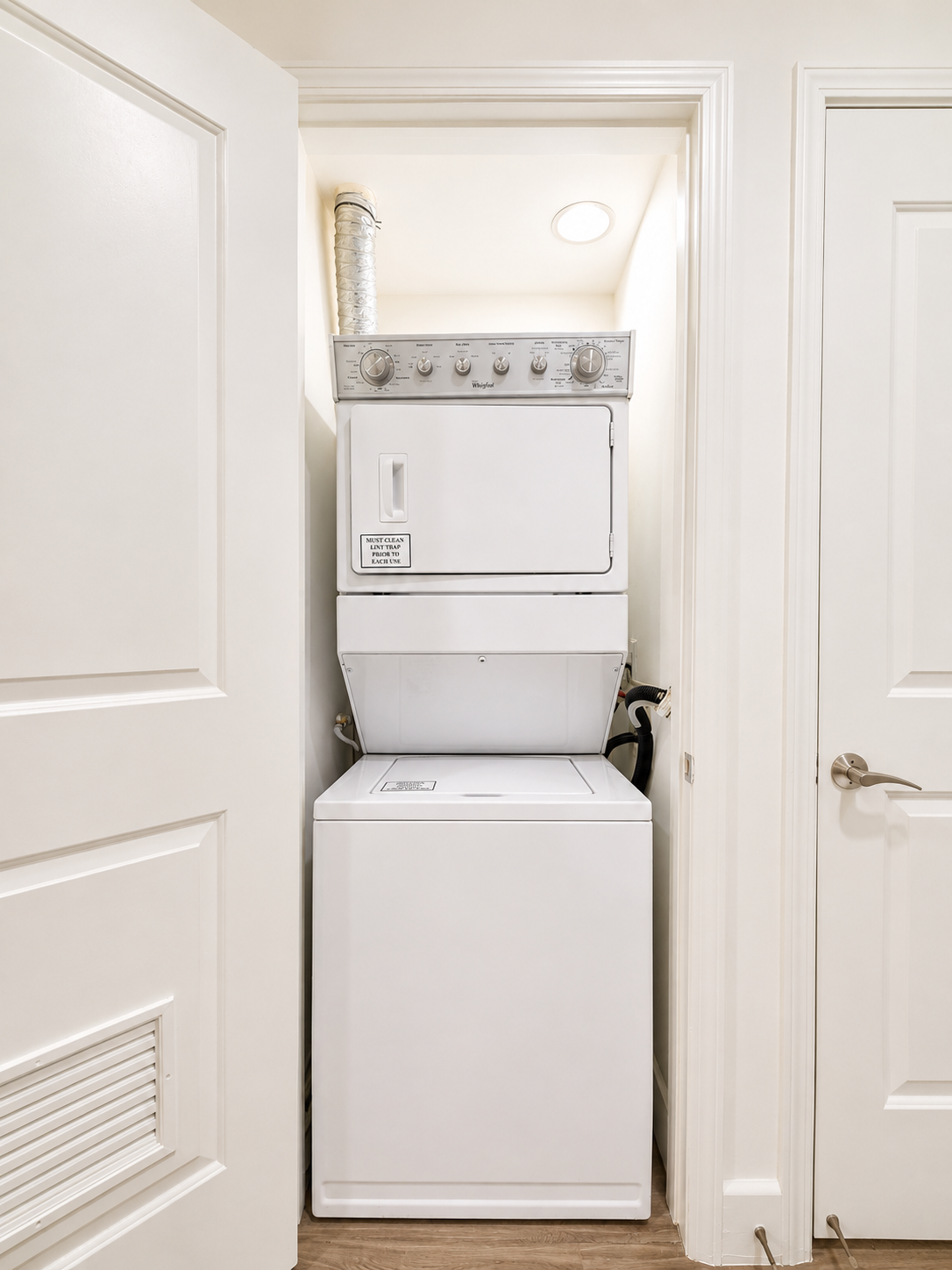 2 bedroom apartment with balcony and pool, pet friendly in 11011 Huston St, Unit 308 Los Angeles, CA 91601 — photo 9