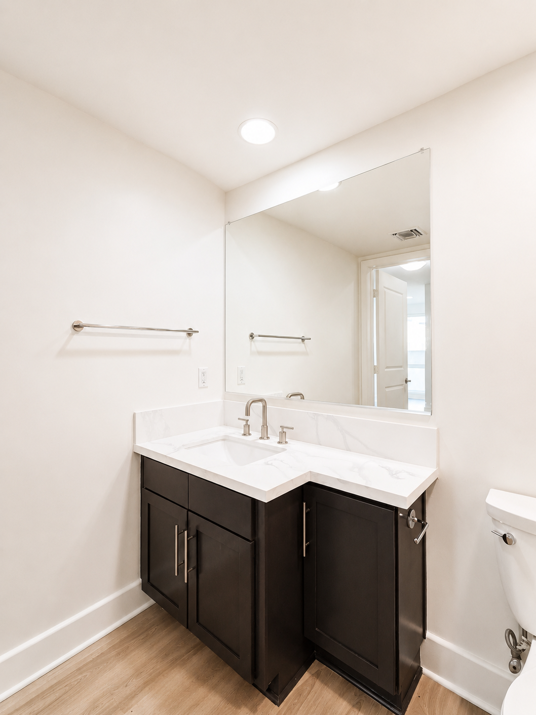 2 bedroom apartment with balcony and pool, pet friendly in 11011 Huston St, Unit 308 Los Angeles, CA 91601 — photo 8
