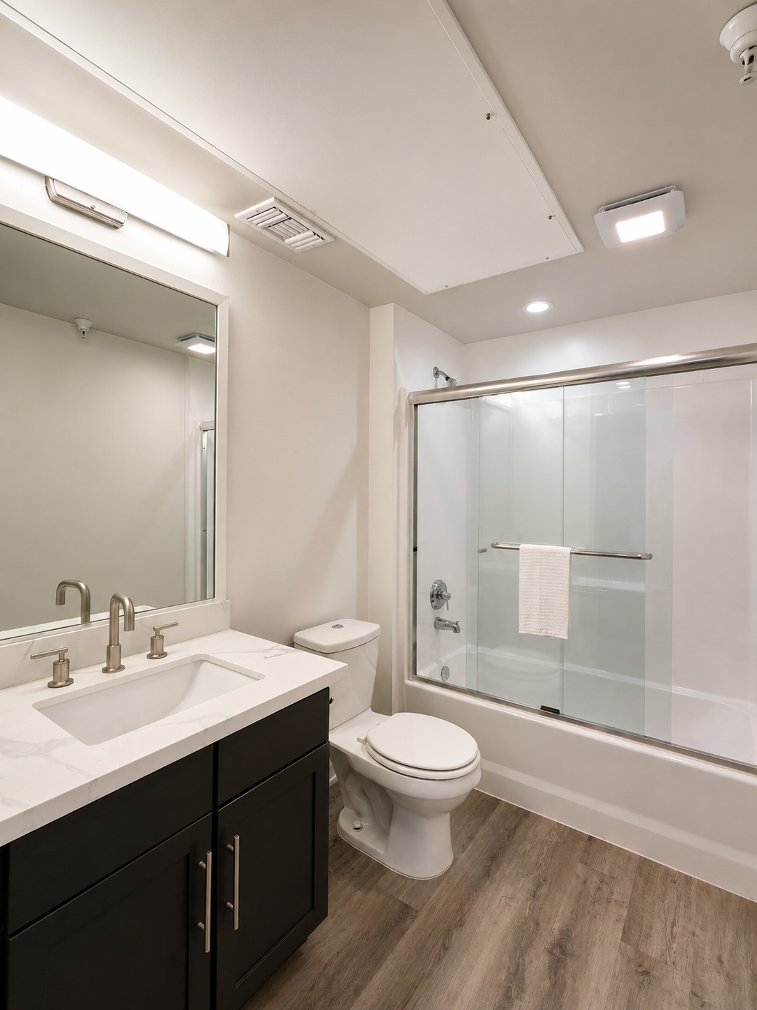 2 bedroom apartment with balcony and gym, pet friendly in 11011 Huston St, Unit 105 Los Angeles, CA 91601 — photo 9