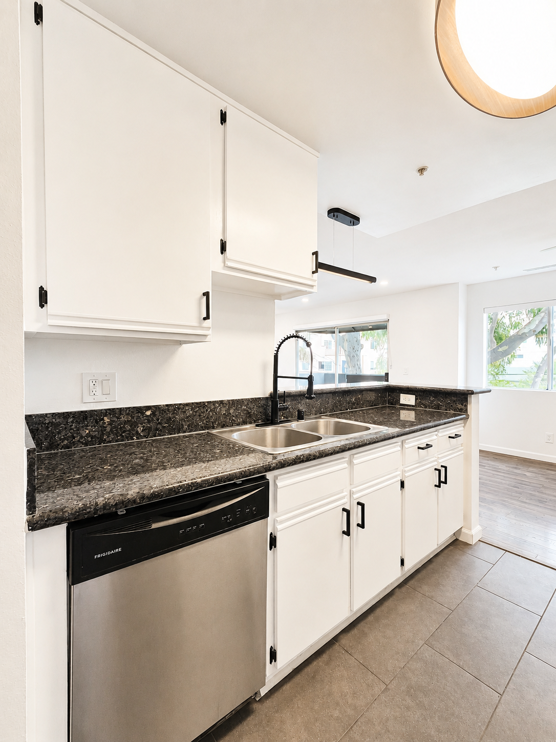 3 bedroom apartment with balcony, pet friendly in 11041 Hesby St, Unit 216 Los Angeles, CA 91601 — photo 5