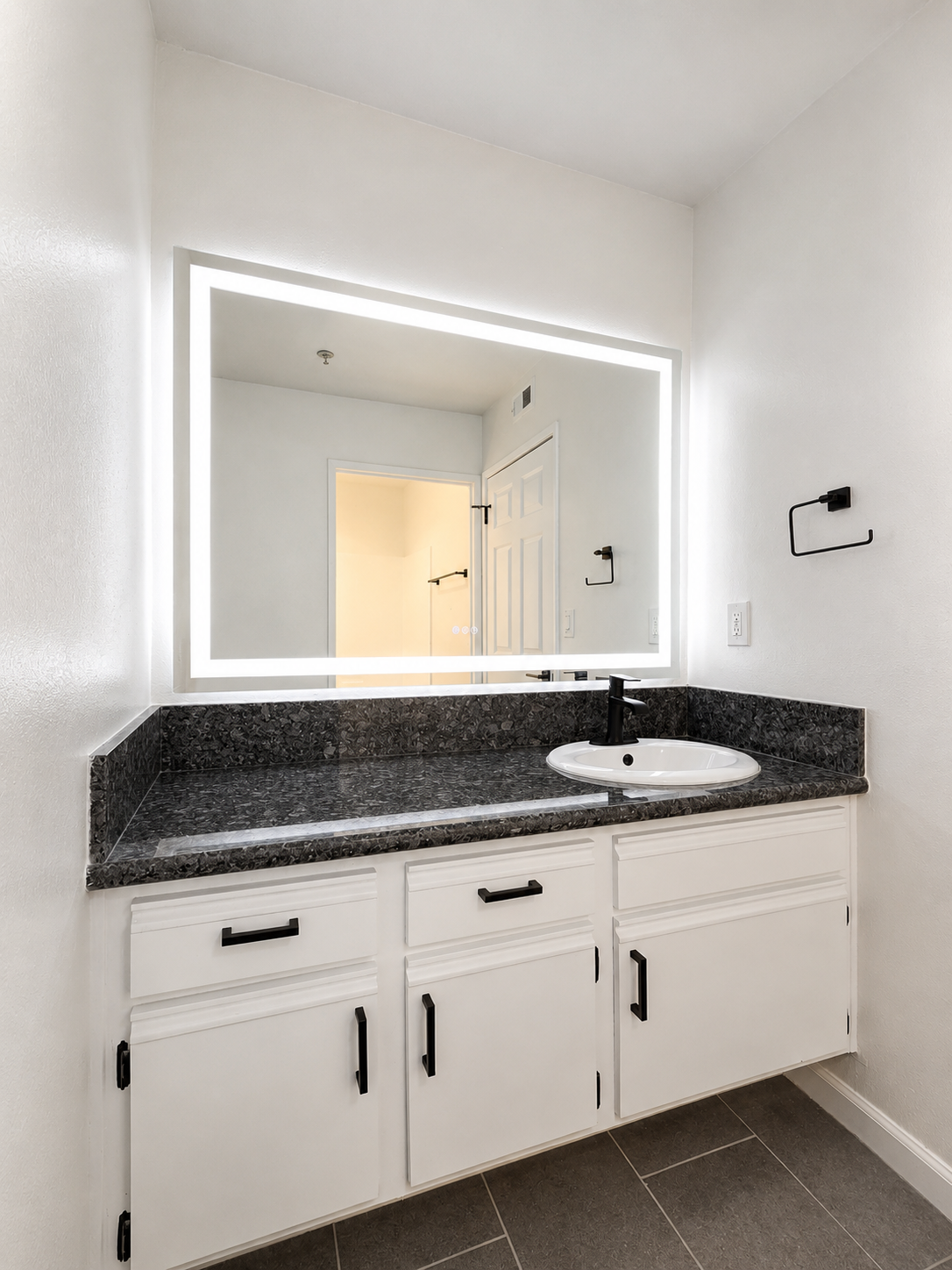 3 bedroom apartment with balcony, pet friendly in 11041 Hesby St, Unit 216 Los Angeles, CA 91601 — photo 7