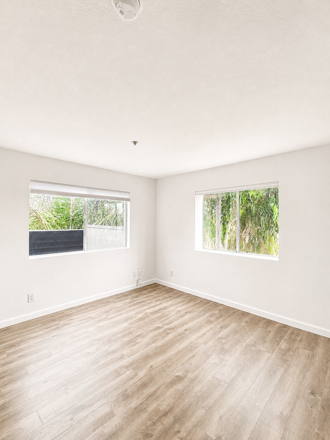 3 bedroom apartment with balcony, pet friendly in 11041 Hesby St, Unit 216 Los Angeles, CA 91601 — photo 13