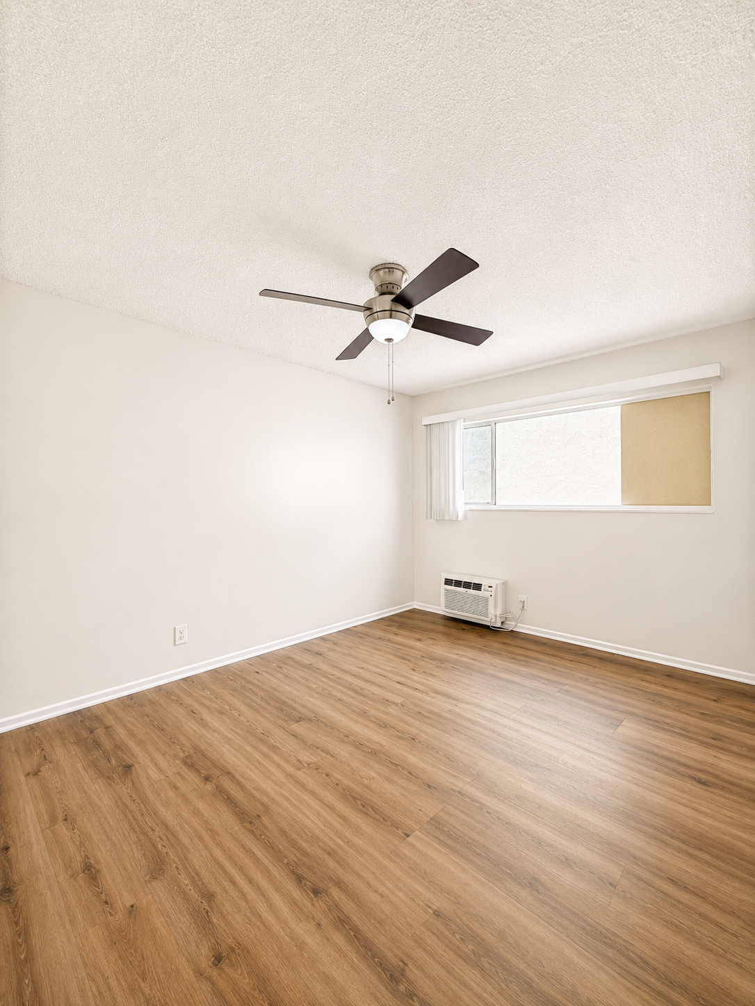 1 bedroom apartment with balcony, pet friendly in 1027 N Ogden Dr, Unit 6 West Hollywood, CA 90046 — photo 4