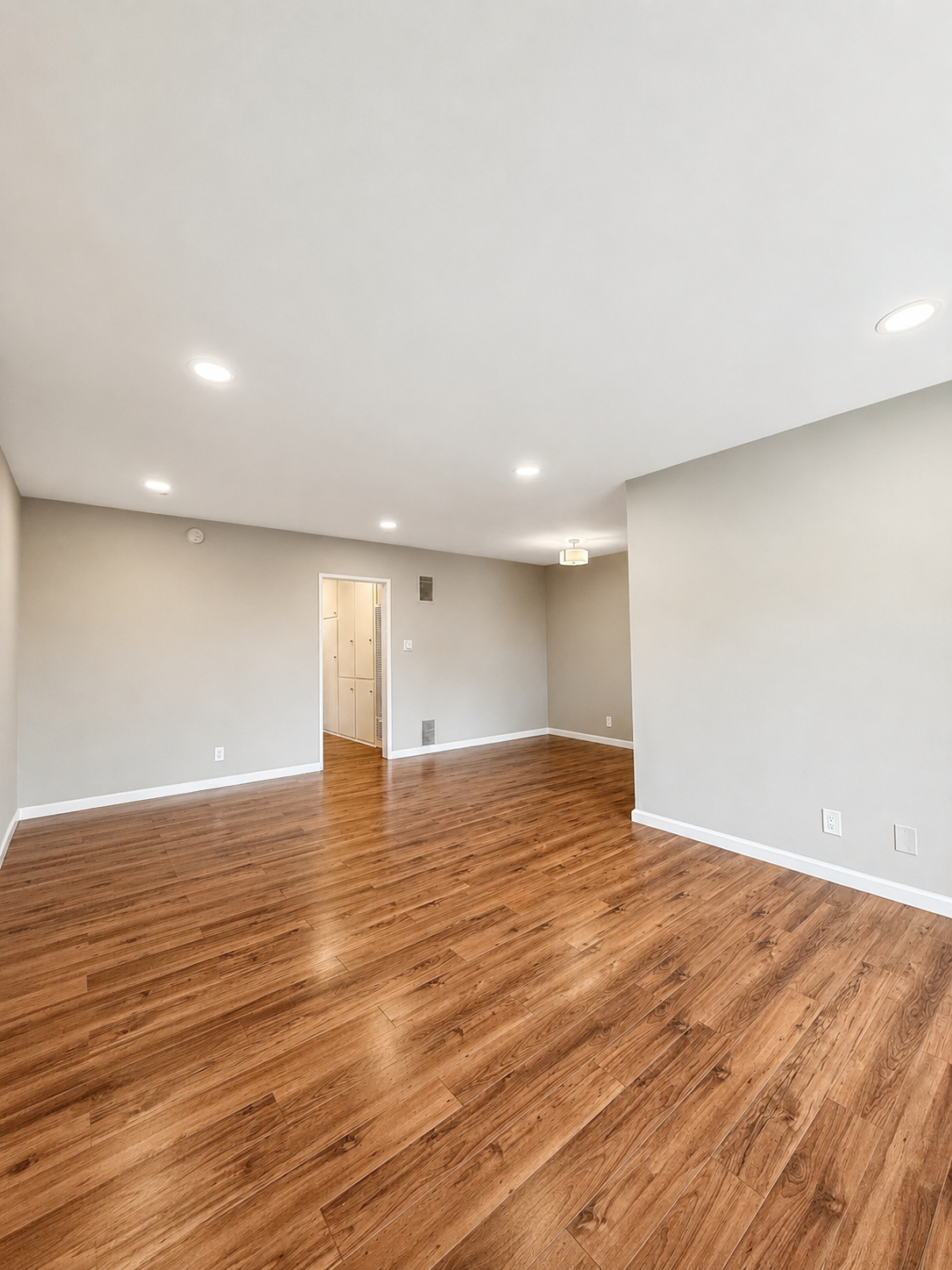 1 bedroom apartment, pet friendly in 7741 Romaine St, Unit 9 West Hollywood, CA 90046 — photo 8