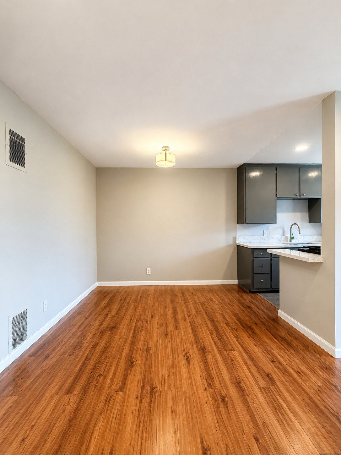 1 bedroom apartment, pet friendly in 7741 Romaine St, Unit 9 West Hollywood, CA 90046 — photo 11