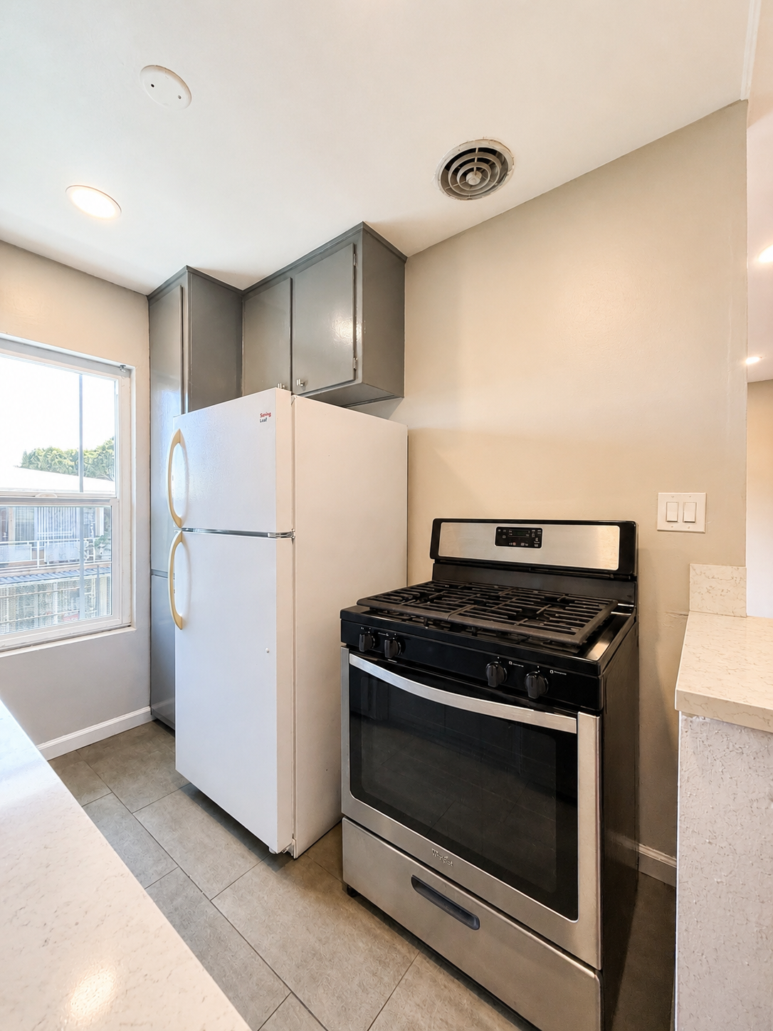 1 bedroom apartment, pet friendly in 7741 Romaine St, Unit 9 West Hollywood, CA 90046 — photo 5