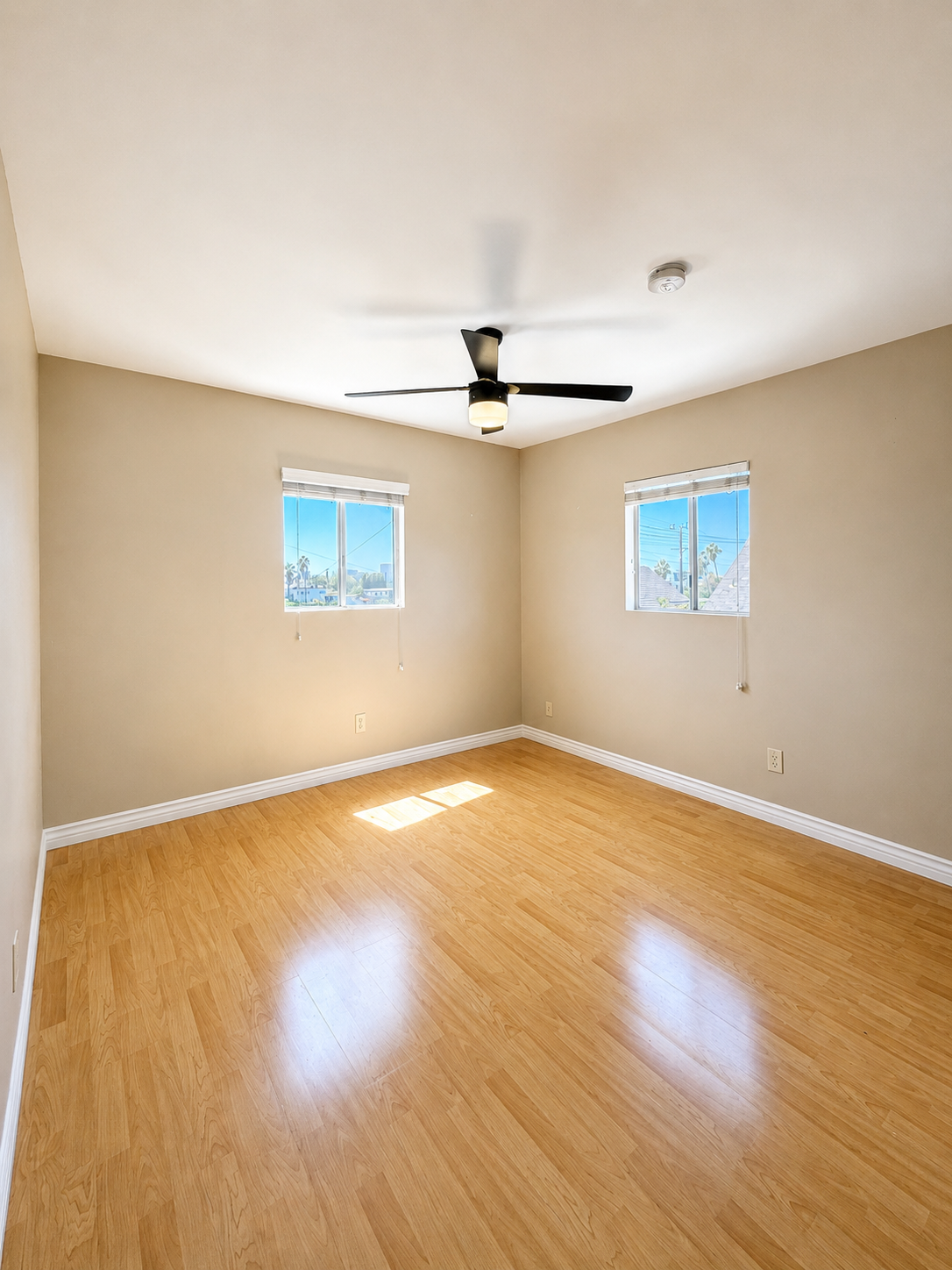 2 bedroom apartment, pet friendly in 2711 Bellevue Ave, Unit 5 Los Angeles, CA 90026 — photo 4