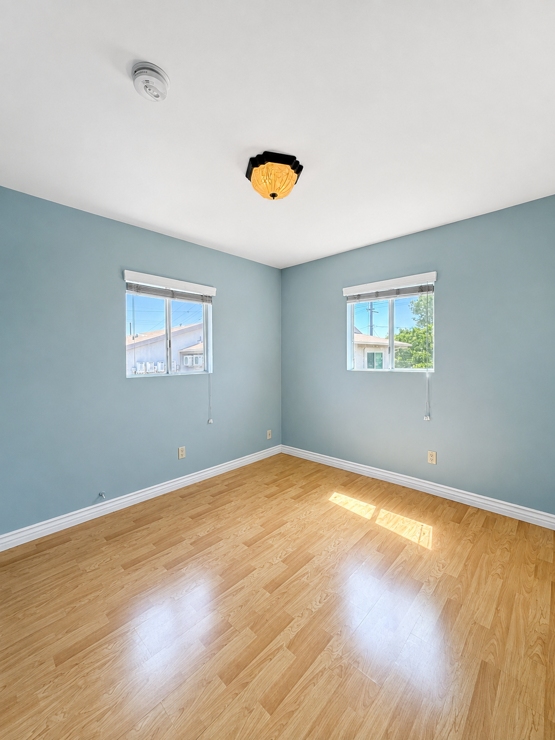2 bedroom apartment, pet friendly in 2711 Bellevue Ave, Unit 5 Los Angeles, CA 90026 — photo 9