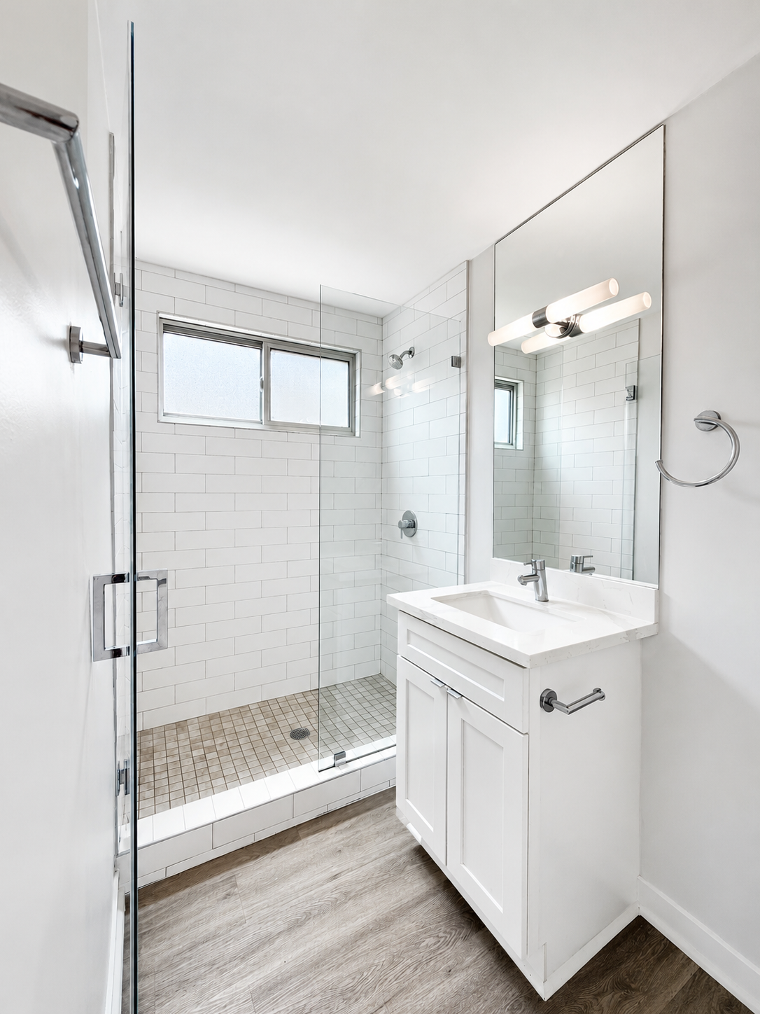 apartment, pet friendly in 1424 12th St, Unit J Santa Monica, CA 90401 — photo 6
