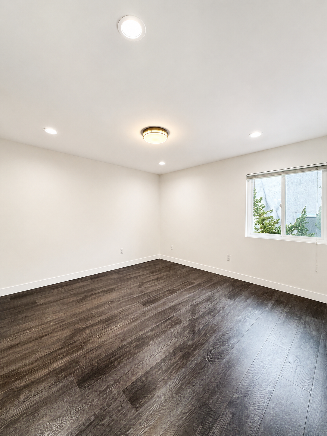 2 bedroom apartment with balcony, pet friendly in 1943 Tamarind Ave, Unit 103 Los Angeles, CA 90068 — photo 4