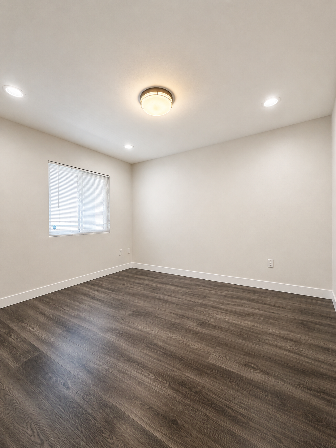 2 bedroom apartment with balcony, pet friendly in 1943 Tamarind Ave, Unit 103 Los Angeles, CA 90068 — photo 13