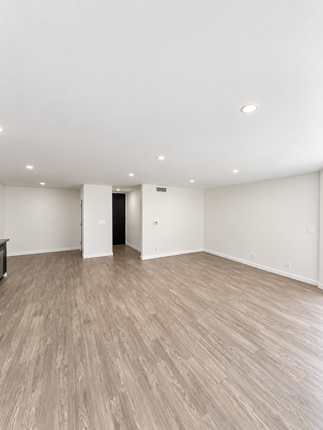 1 bedroom apartment with pool, pet friendly in 7224 Hillside Ave, Unit 7 Los Angeles, CA 90046 — photo 9
