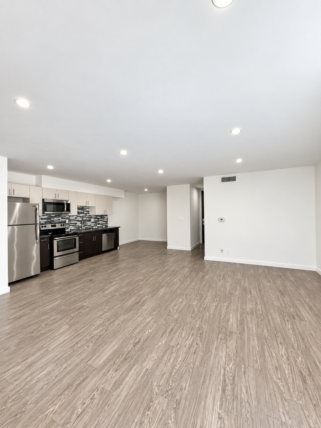 1 bedroom apartment with pool, pet friendly in 7224 Hillside Ave, Unit 7 Los Angeles, CA 90046 — photo 8