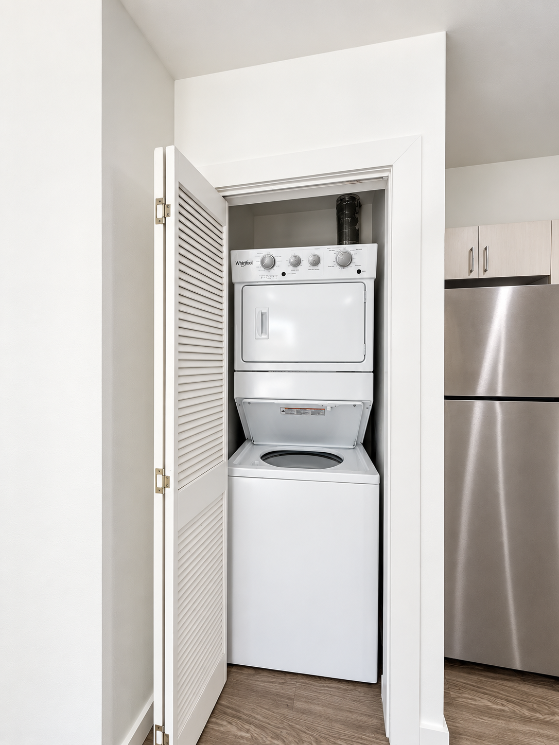 1 bedroom apartment with pool, pet friendly in 7224 Hillside Ave, Unit 7 Los Angeles, CA 90046 — photo 7