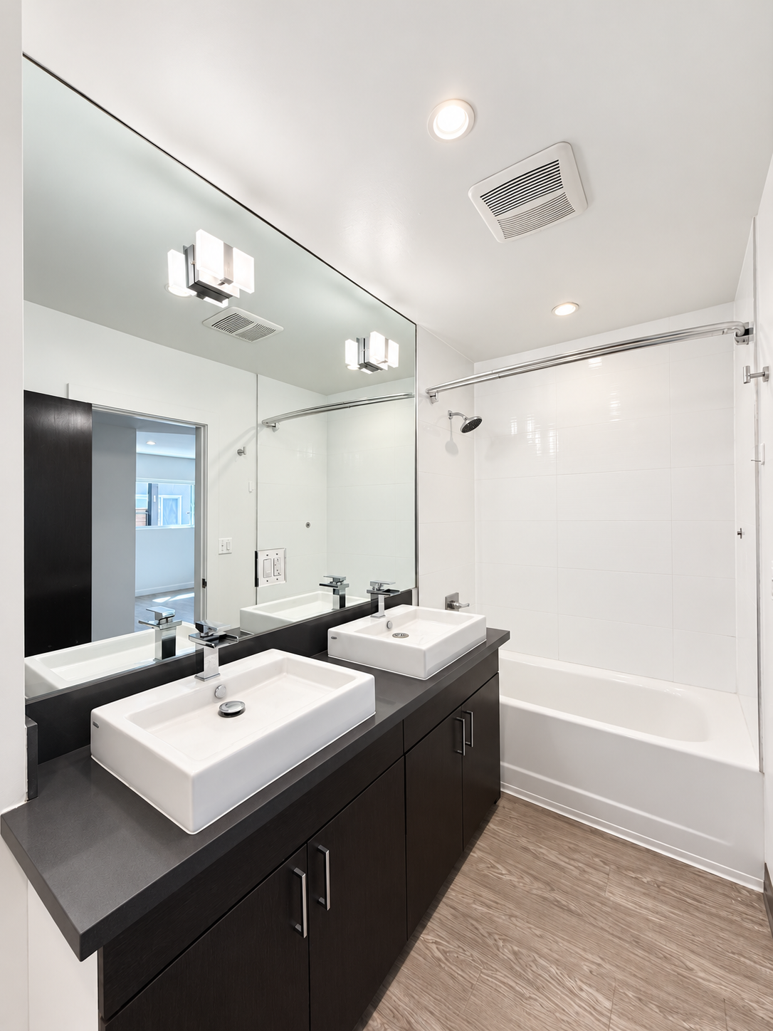 1 bedroom apartment with pool, pet friendly in 7224 Hillside Ave, Unit 7 Los Angeles, CA 90046 — photo 6