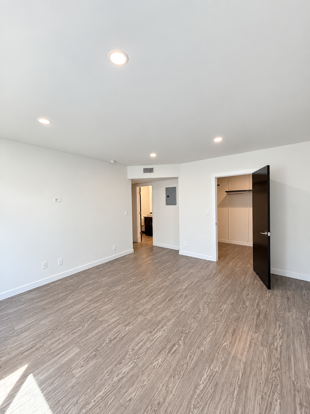 1 bedroom apartment with pool, pet friendly in 7224 Hillside Ave, Unit 7 Los Angeles, CA 90046 — photo 12