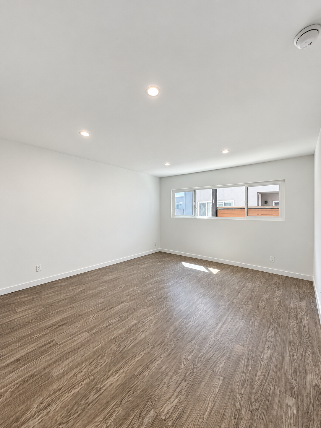 1 bedroom apartment with pool, pet friendly in 7224 Hillside Ave, Unit 7 Los Angeles, CA 90046 — photo 4