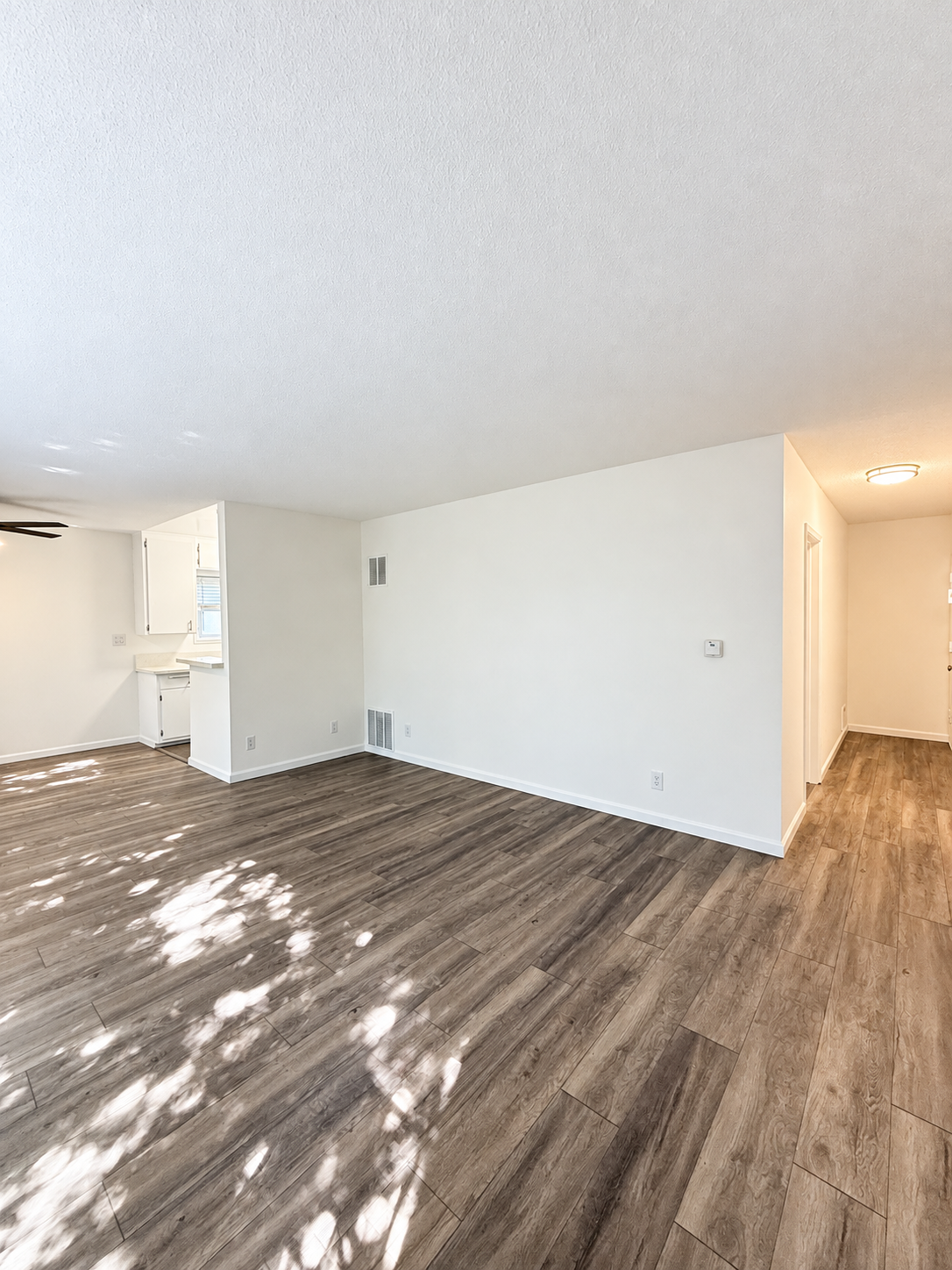 1 bedroom apartment with pool, pet friendly in 1845 Canyon Dr, Unit 7 Los Angeles, CA 90028 — photo 4