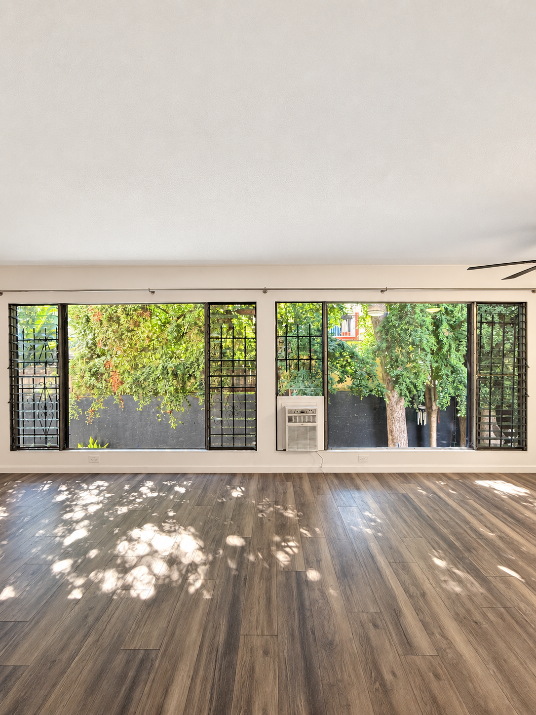1 bedroom apartment with pool, pet friendly in 1845 Canyon Dr, Unit 7 Los Angeles, CA 90028 — photo 9