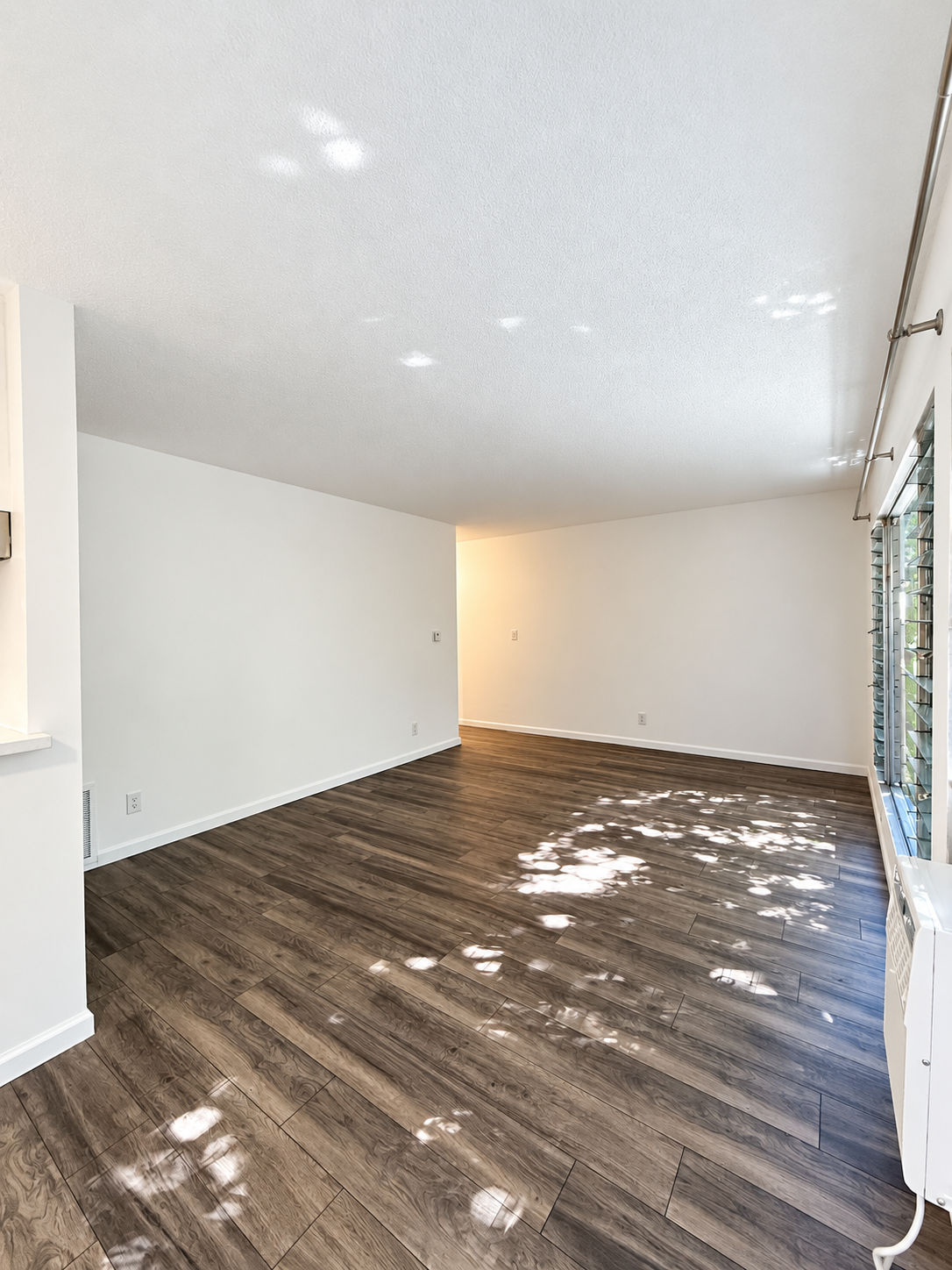 1 bedroom apartment with pool, pet friendly in 1845 Canyon Dr, Unit 7 Los Angeles, CA 90028 — photo 8