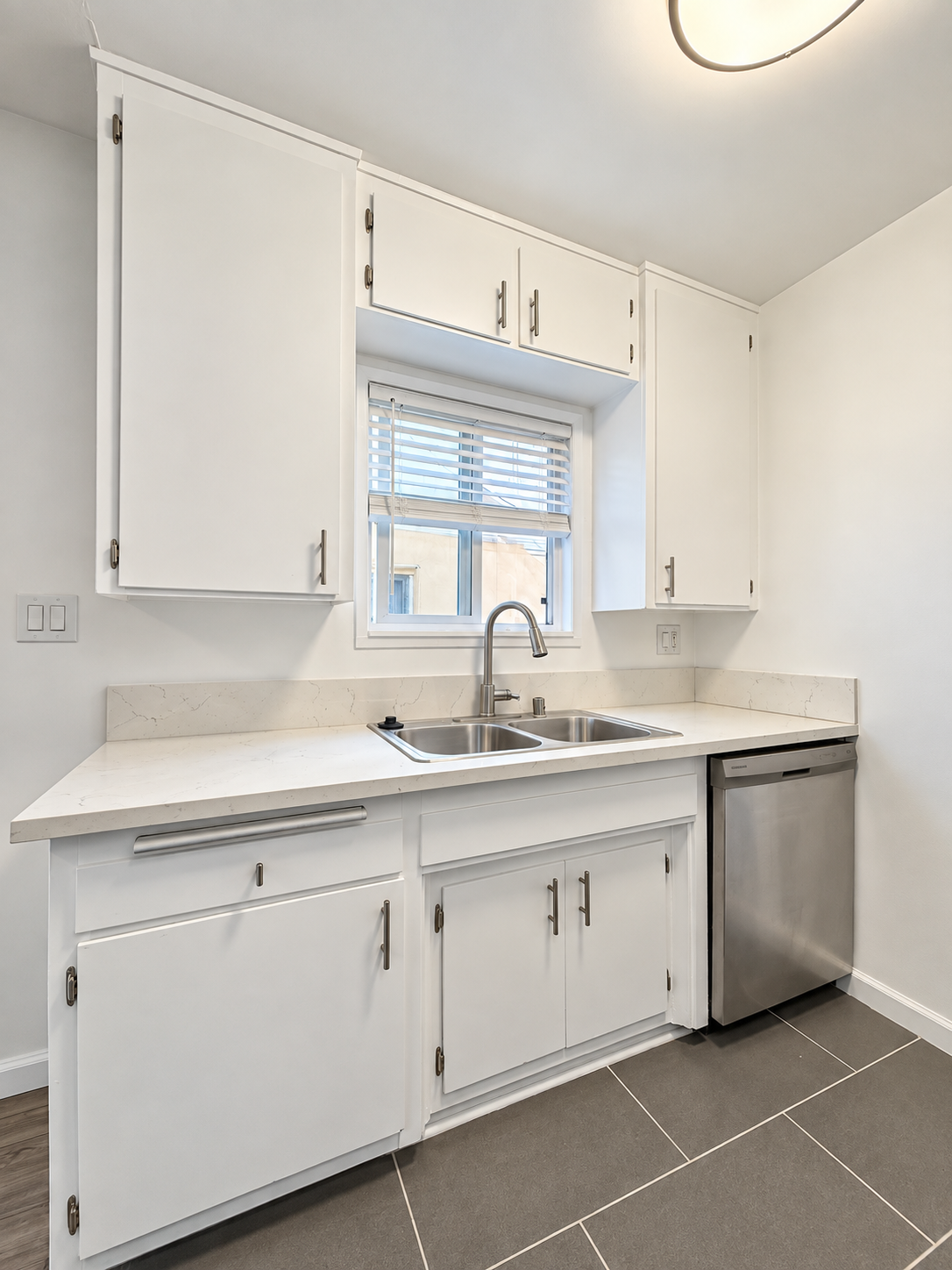 1 bedroom apartment with pool, pet friendly in 1845 Canyon Dr, Unit 7 Los Angeles, CA 90028 — photo 6