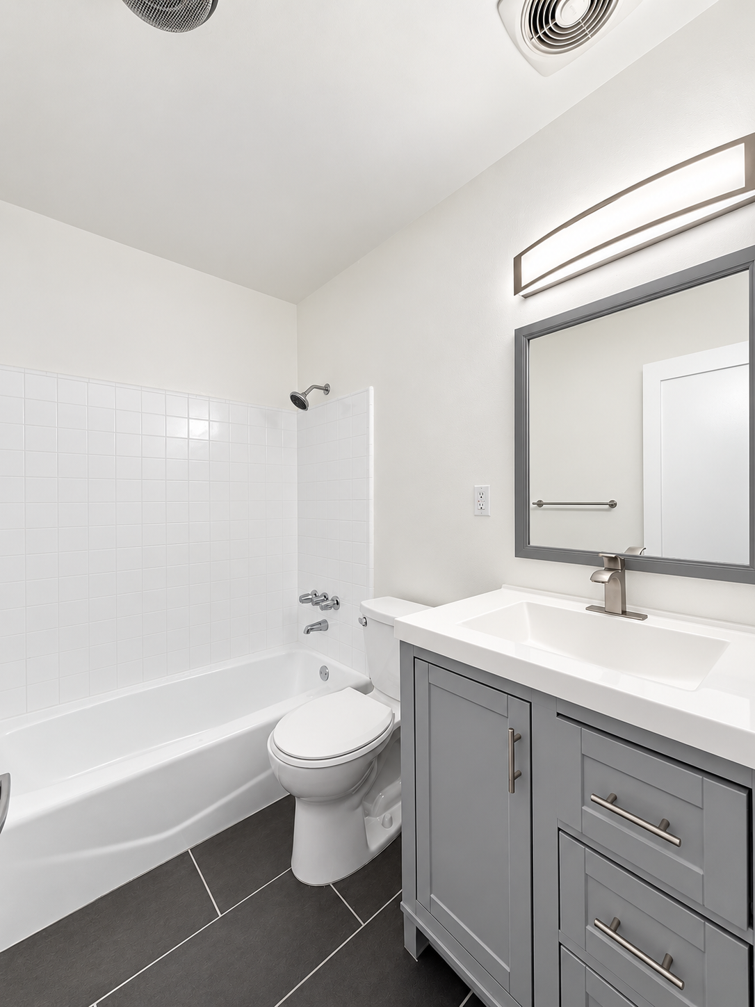 1 bedroom apartment with pool, pet friendly in 1845 Canyon Dr, Unit 7 Los Angeles, CA 90028 — photo 7