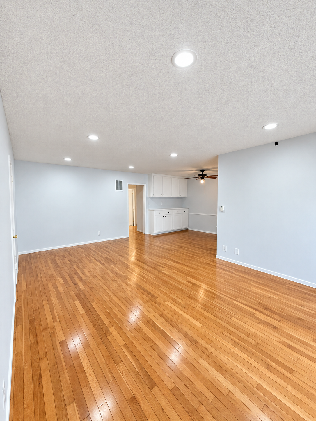 2 bedroom apartment with balcony, pet friendly in 7954 Oakwood Ave, Unit 1 Los Angeles, CA 90048 — photo 10