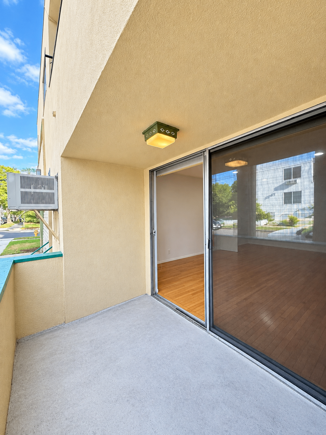 2 bedroom apartment with balcony, pet friendly in 7954 Oakwood Ave, Unit 1 Los Angeles, CA 90048 — photo 16