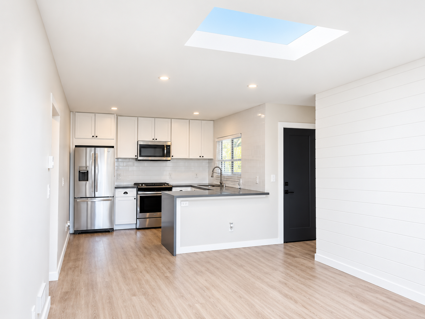 3 bedroom apartment, pet friendly in 354 4th Ave, Unit 13 Los Angeles, CA 90291 — photo 2
