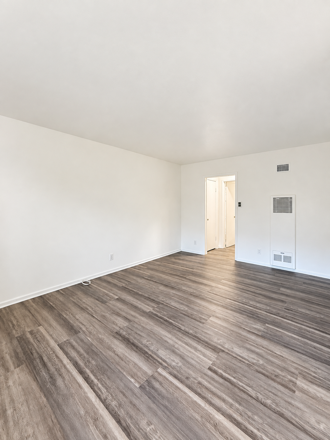 1 bedroom apartment, pet friendly in 1117 Laurel Ave, Unit 6 West Hollywood, CA 90046 — photo 9