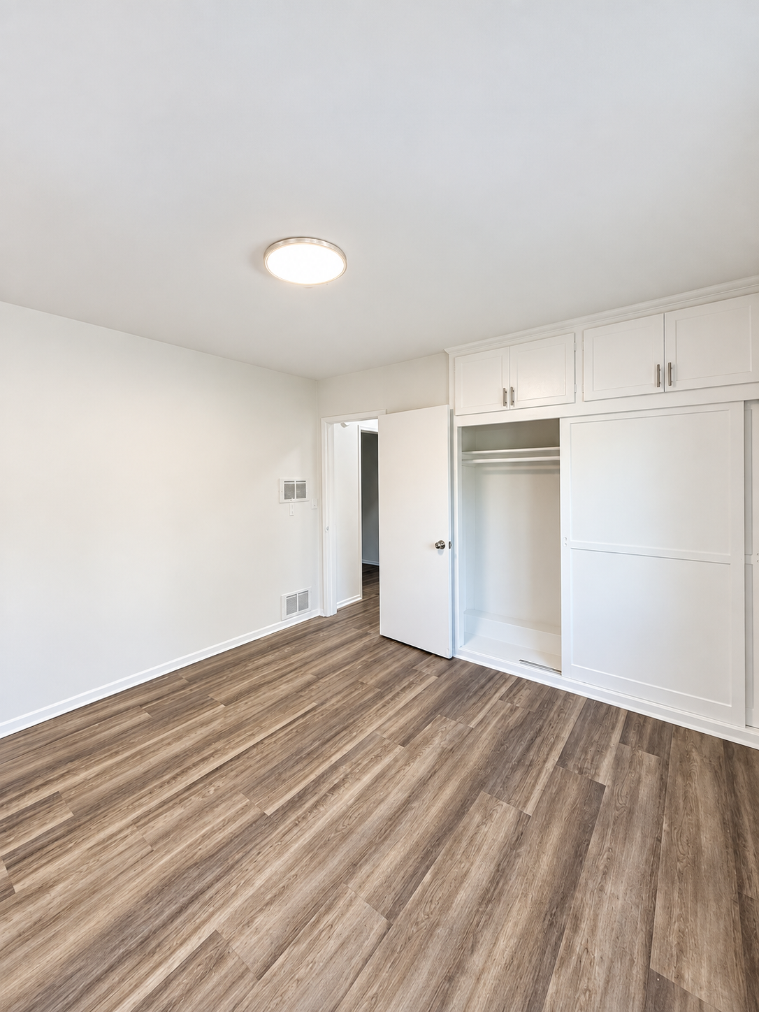 1 bedroom apartment, pet friendly in 1117 Laurel Ave, Unit 6 West Hollywood, CA 90046 — photo 11