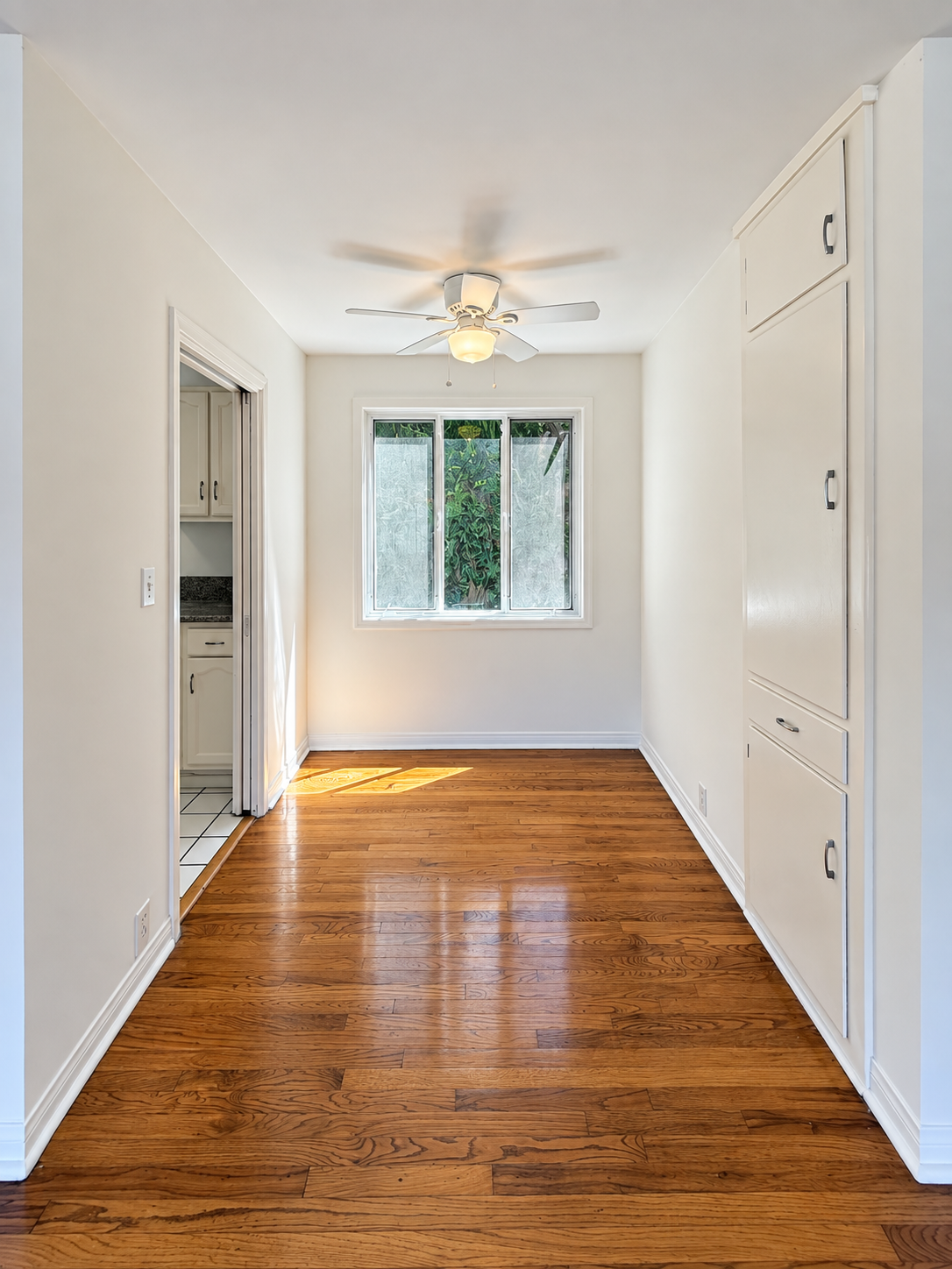 2 bedroom apartment, pet friendly in 418 Vernon Ave, Unit A Los Angeles, CA 90291 — photo 12