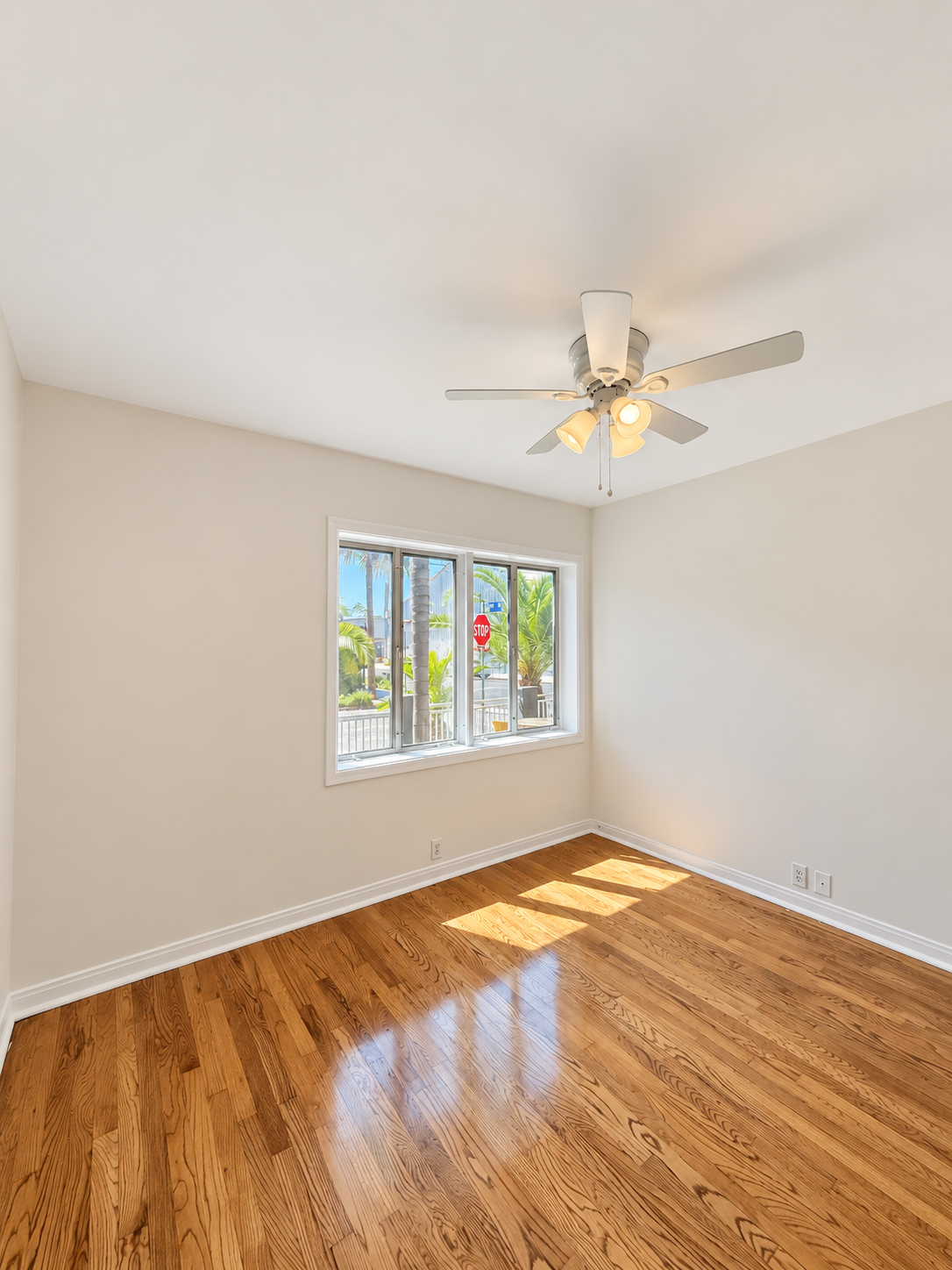 2 bedroom apartment, pet friendly in 418 Vernon Ave, Unit A Los Angeles, CA 90291 — photo 14