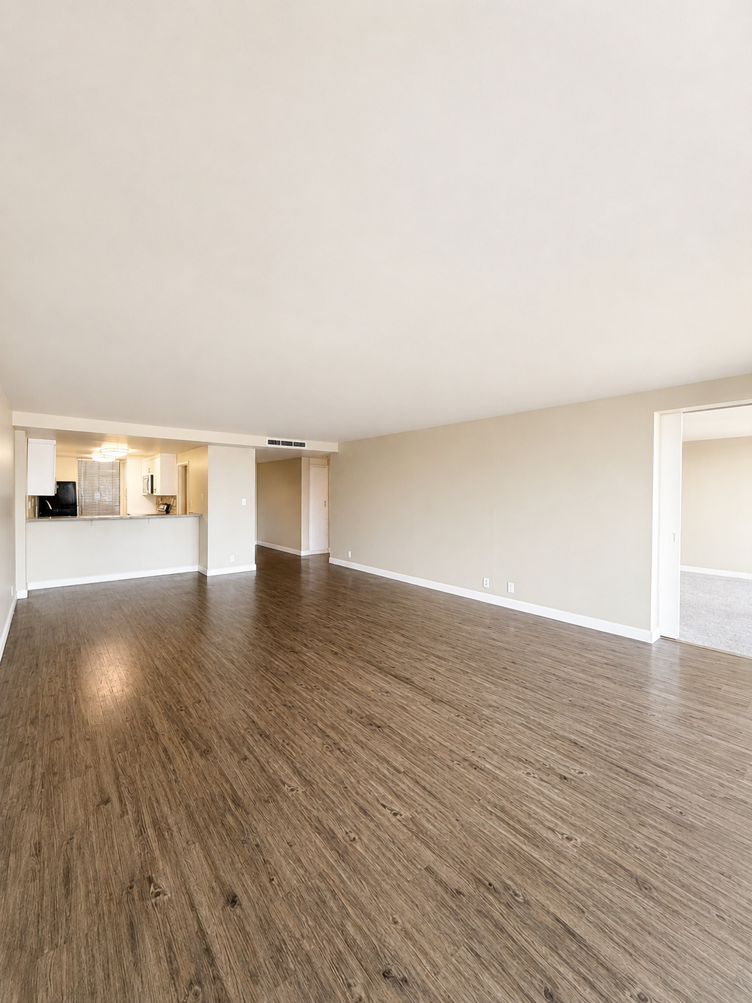 2 bedroom apartment with balcony and gym, pet friendly in 4333 Admiralty Way, Unit 229 Marina Del Rey, CA 90292 — photo 12