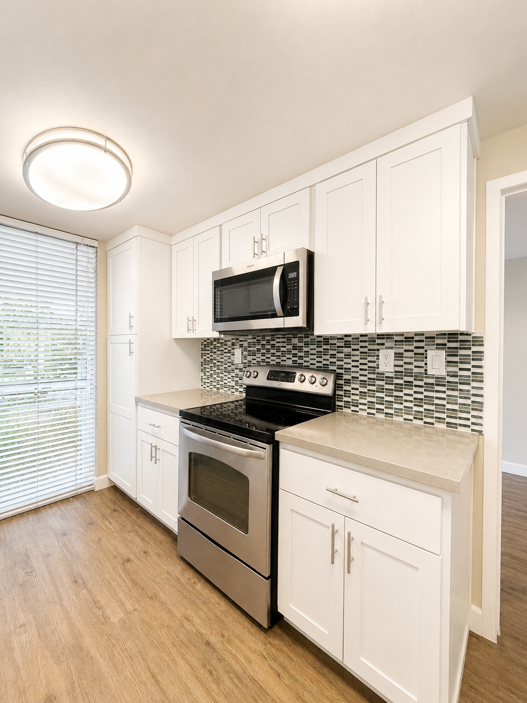 2 bedroom apartment with balcony and gym, pet friendly in 4333 Admiralty Way, Unit 229 Marina Del Rey, CA 90292 — photo 5
