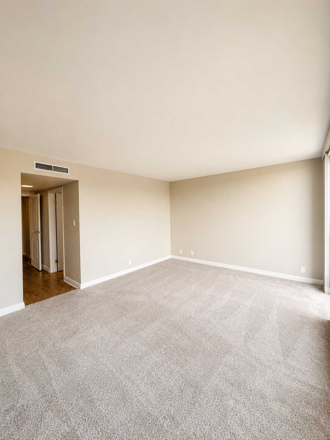 2 bedroom apartment with balcony and gym, pet friendly in 4333 Admiralty Way, Unit 229 Marina Del Rey, CA 90292 — photo 13