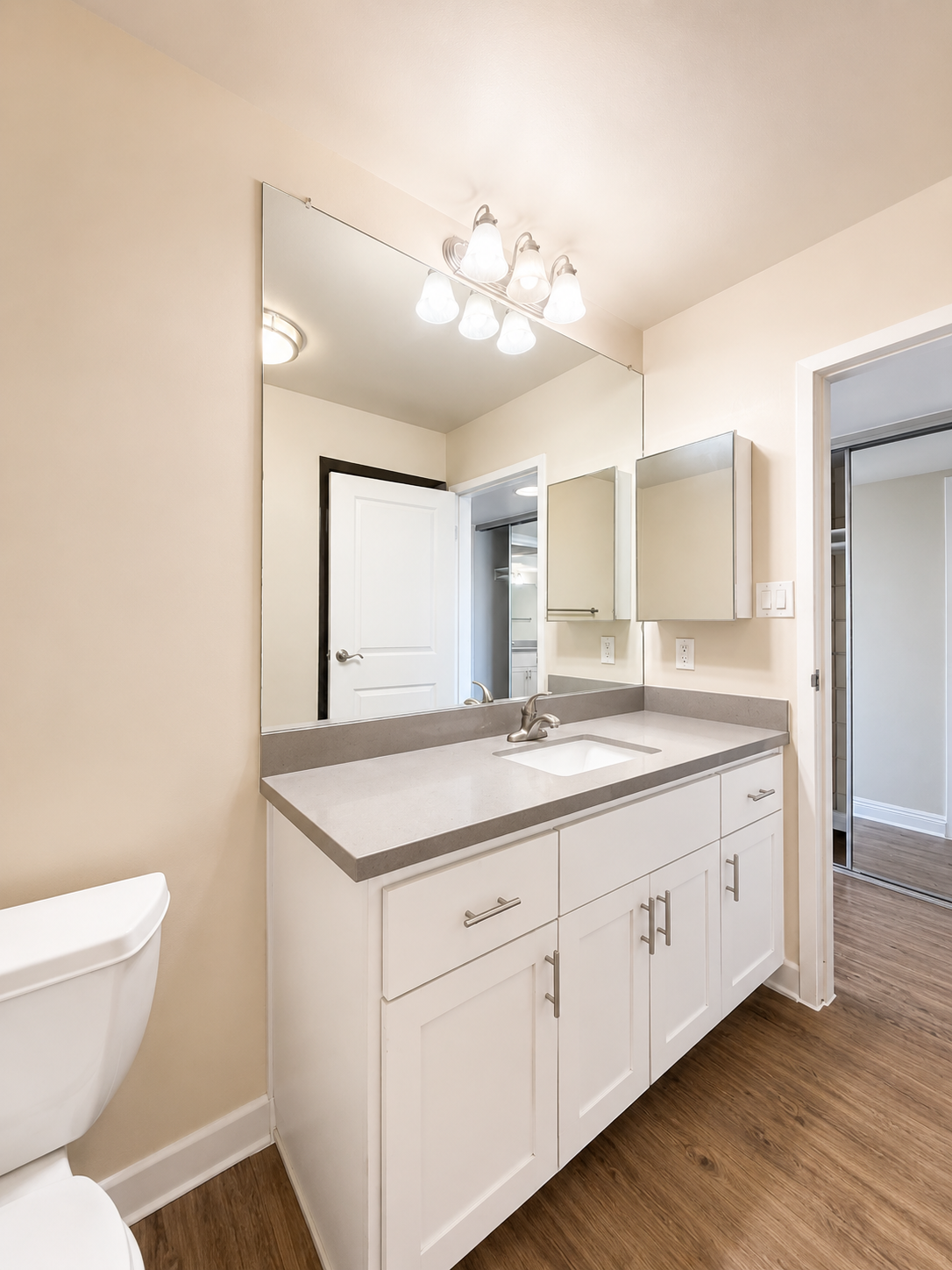 2 bedroom apartment with balcony and gym, pet friendly in 4333 Admiralty Way, Unit 229 Marina Del Rey, CA 90292 — photo 9